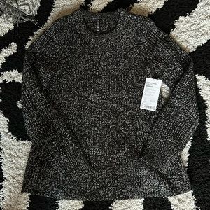 NWT Athleta Black and White Sierra Crew Sweater Size Small